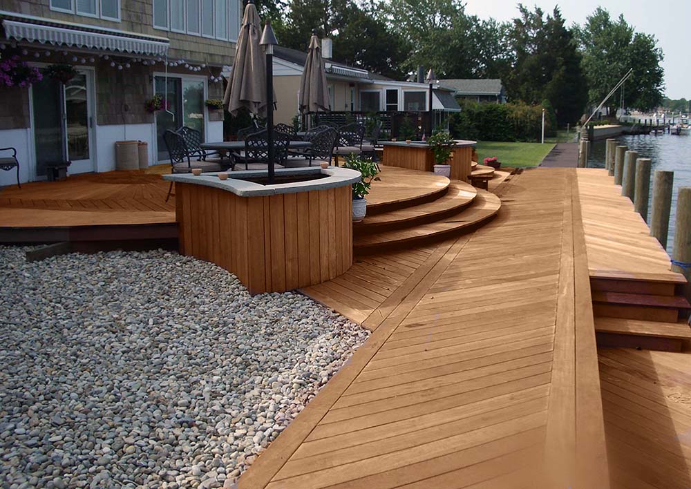 Massaranduba vs Ipe: Which Is More Cost Effective for a Large Residential Deck?