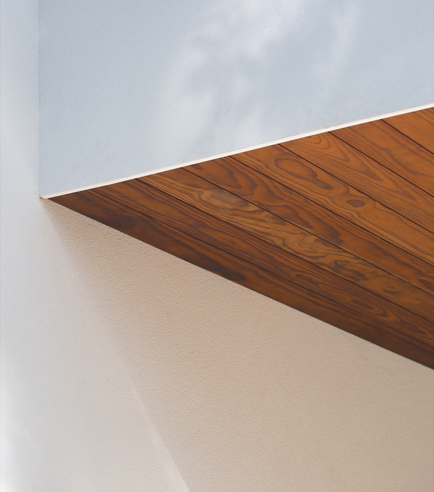 Milled soffit running along a roof edge