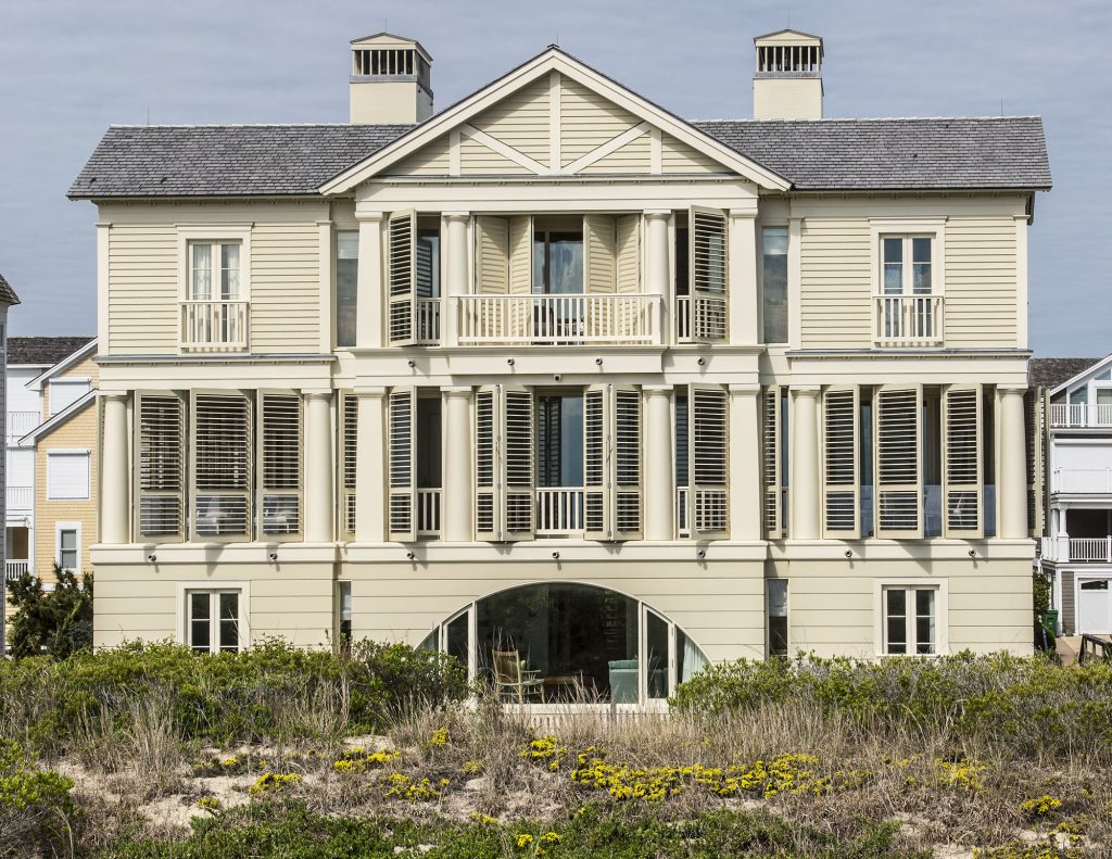 Exterior Wood Trim Species That Hold Paint Well and Resist Rot in Wet Environments