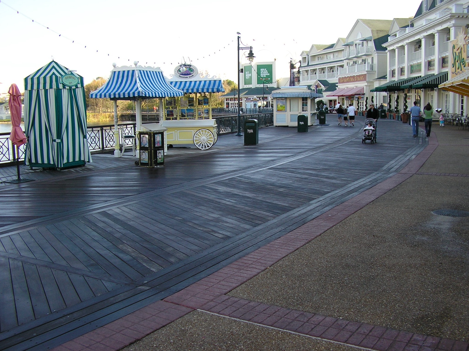 Heavy-traffic tropical hardwood commercial boardwalk